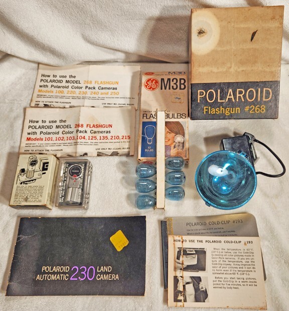 Polaroid Automatic 230 Land Camera Used