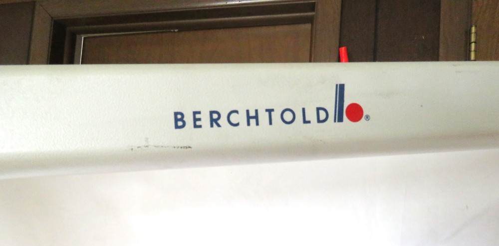 Chromophare E558 Exam Light, Light Emitting Diode, Berchtold Devon FloorStanding