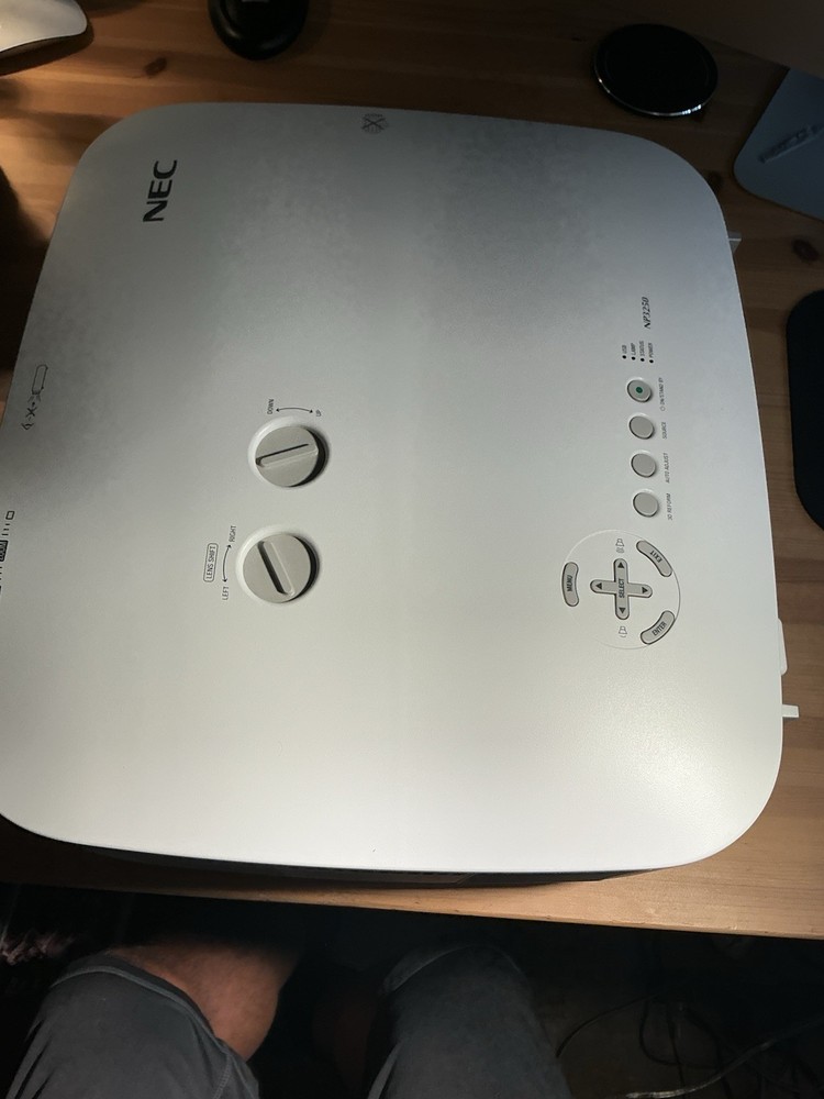 NEC NP3250 Lumen Projector