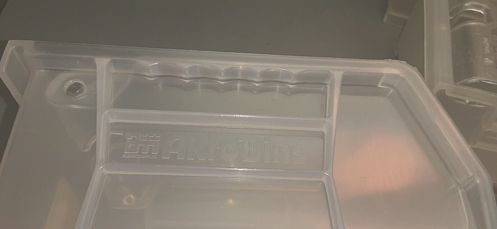 Akro-Mils Clear Plastic Stackable Storage Bin w/hinged lid 5'x4 1/2"x3' (4)