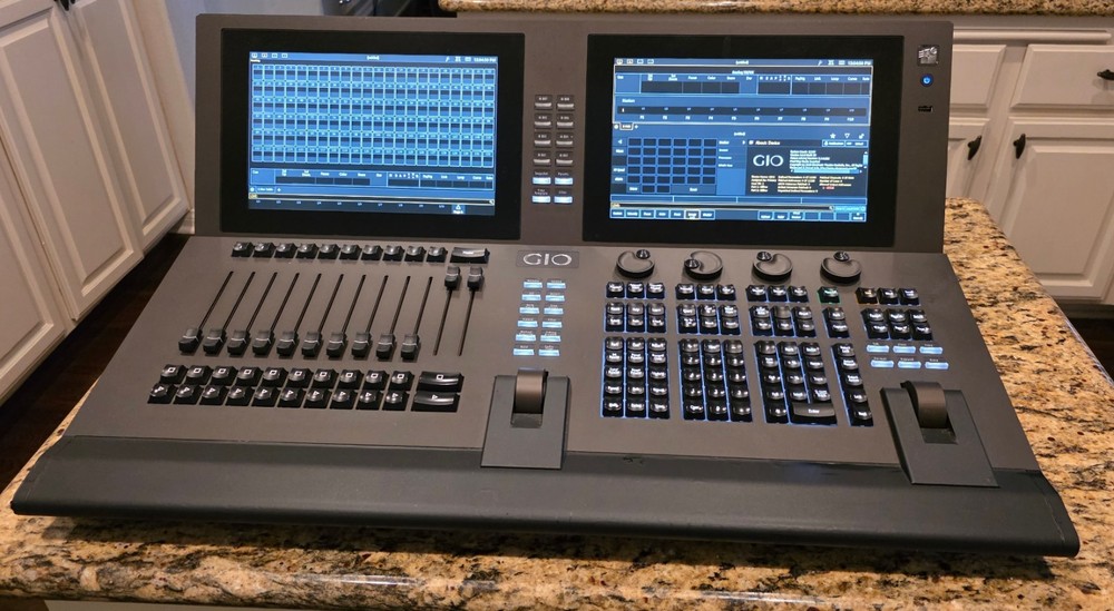 ETC Gio 12K Lighting Console w/ Road Case 12288 Eos
