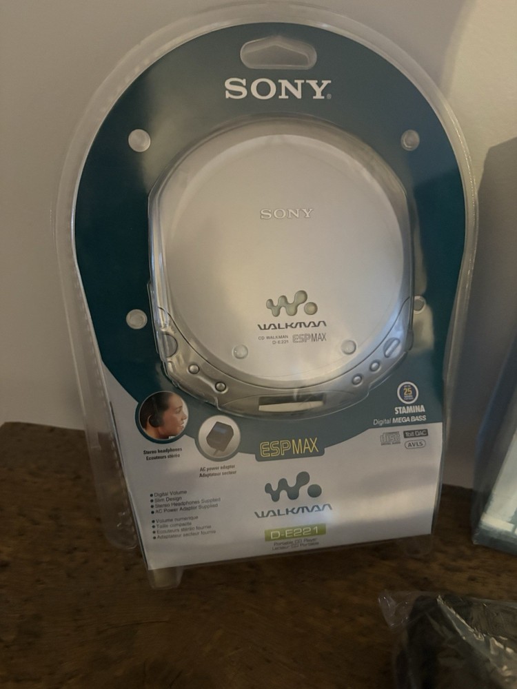 Sony Walkman ESP MAX model D-E221 With Case New Sealed