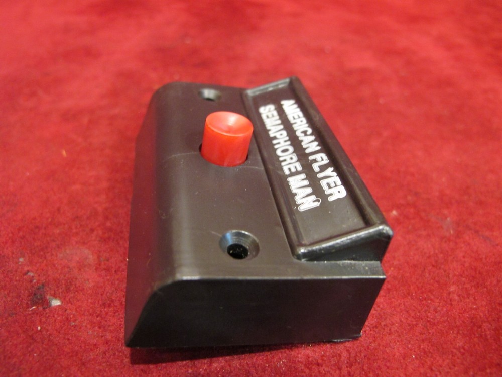 AMERICAN FLYER SEMAPHORE MAN SINGLE CONTROL BUTTON