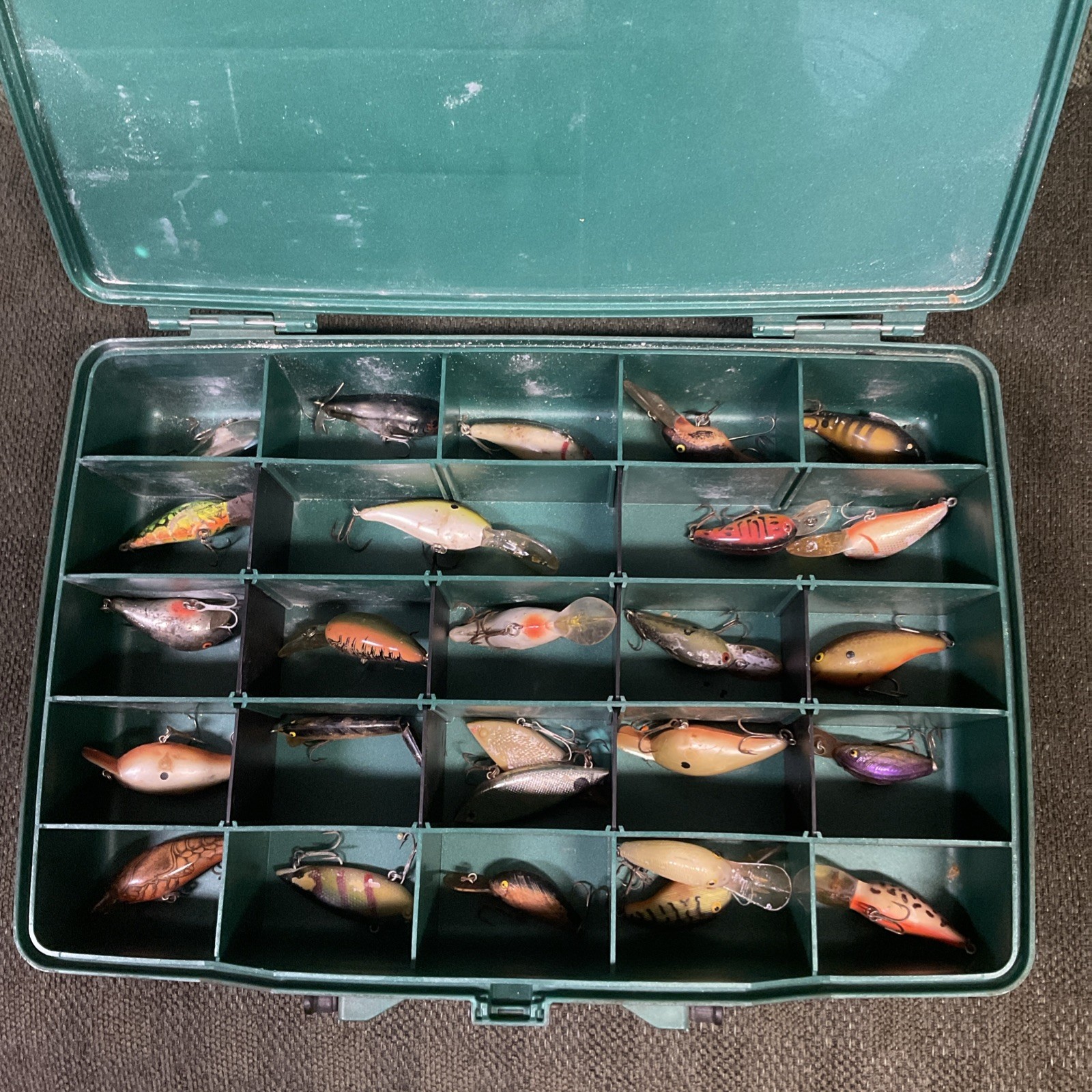 Vintage Plano Tacklebox "Boatbox" 2 Levels Green 39 Lures Inside