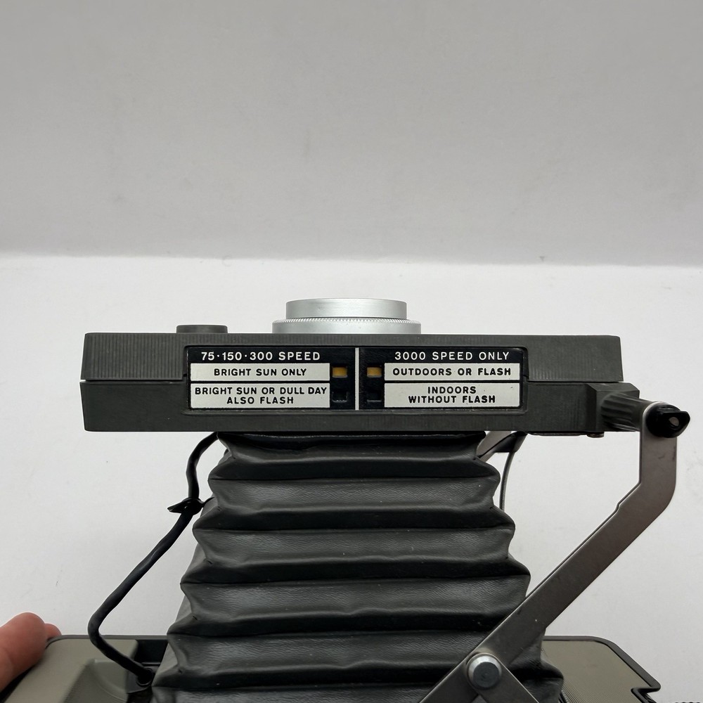 Polaroid Automatic 230 Vintage Land Camera With Strap & Case - Untested