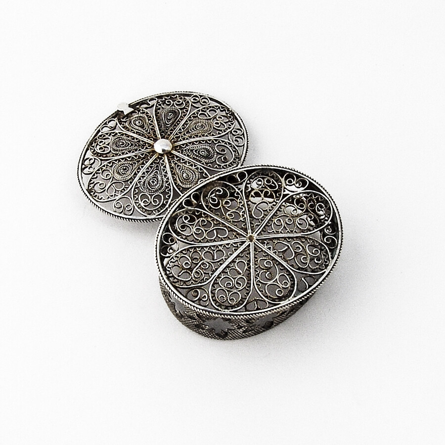 Small Oval Filigree Pill Box 800 Silver 1900