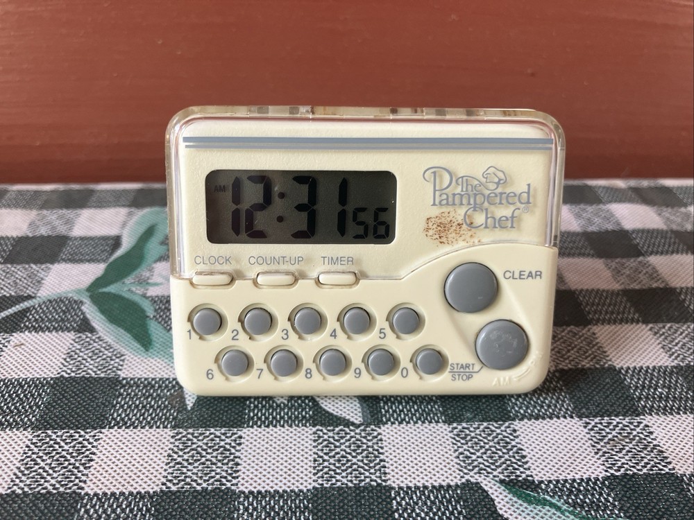 PAMPERED CHEF DIGITAL CLOCK TIMER WITH CLIP Nice Working Condition, New Battery