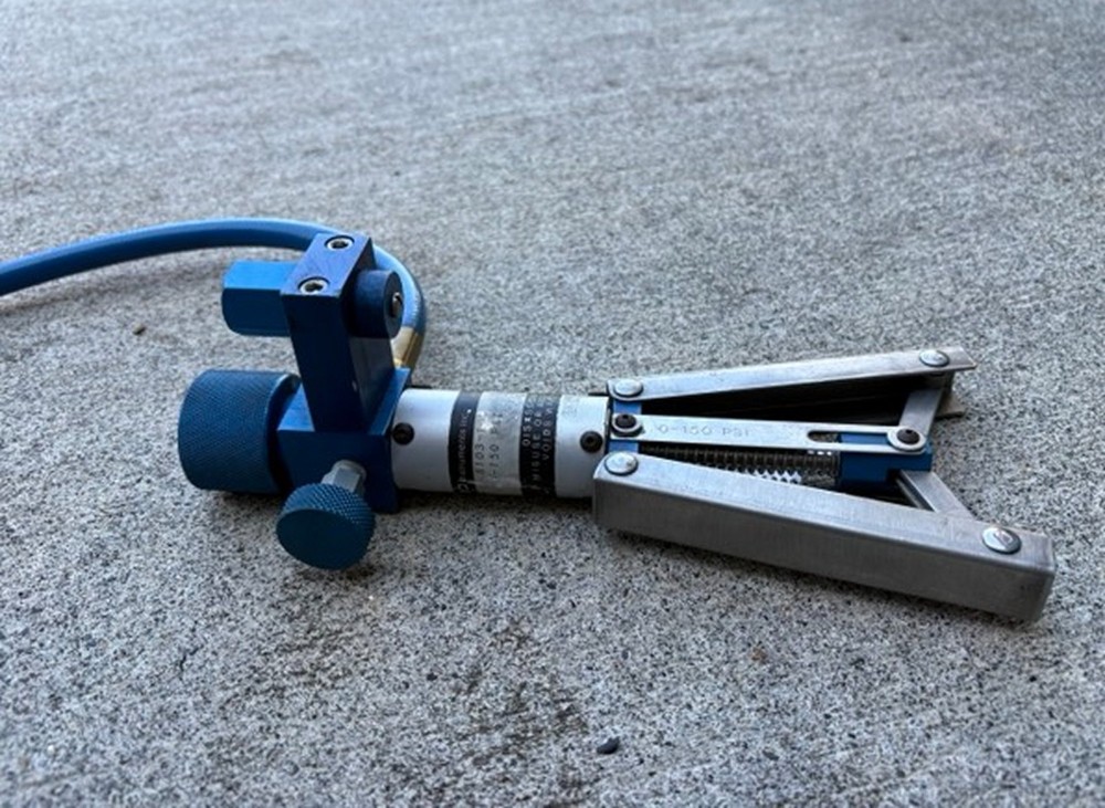 3D Instruments #8103-100 Range 0-150 PSI Hand Held Test Pump