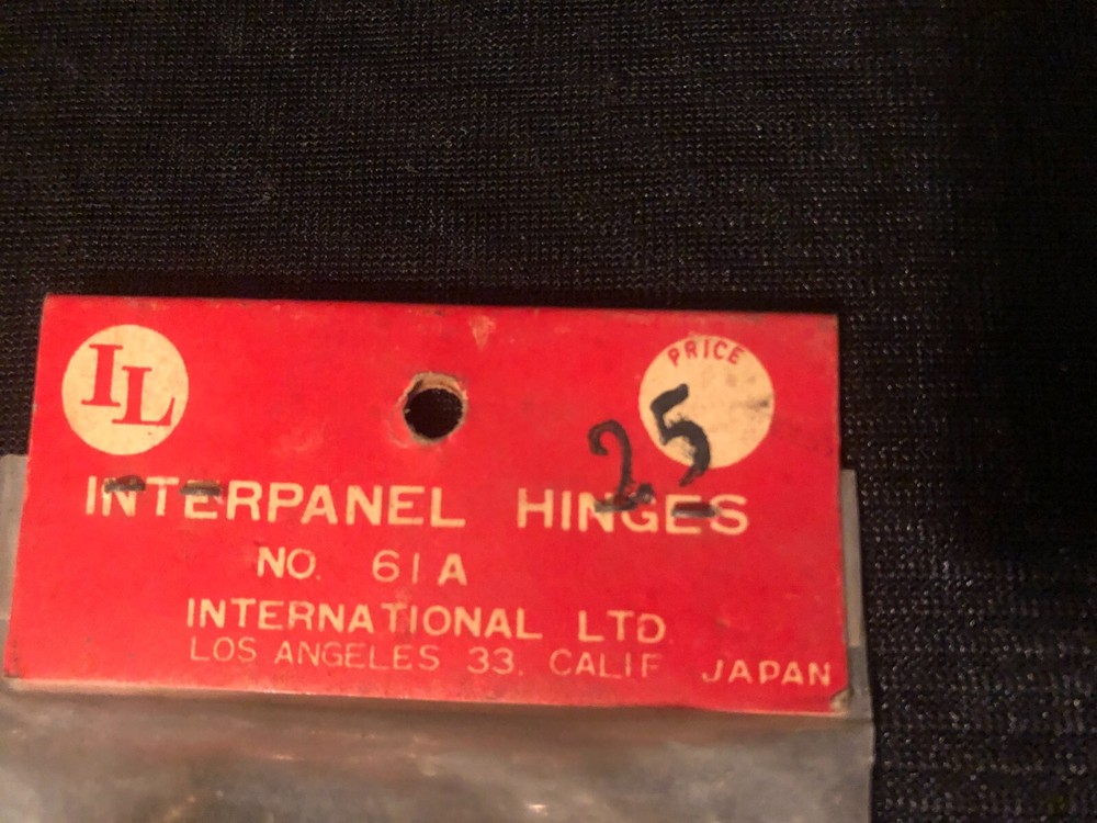 vntg interpanel hinges new old school number in package is 2//
