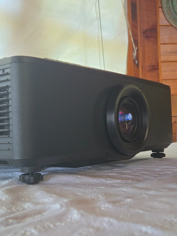 Laser Projector Optoma ZU720T 4K Used