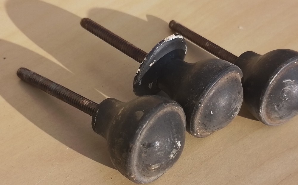 Vintage Old Antique Bakelite Olde Screw Thread Handles Set 3 Knobs