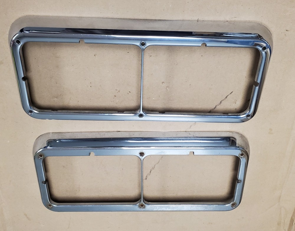 peterbilt headlight bezels