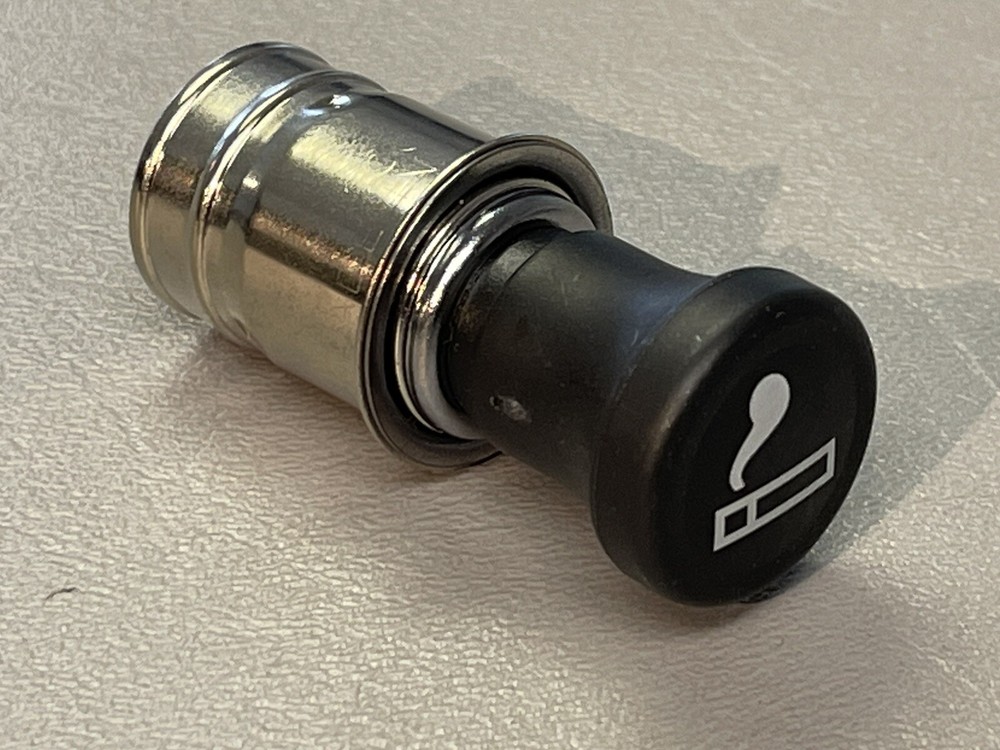 Mack CX-CIGAR LIGHTER 41RD25M