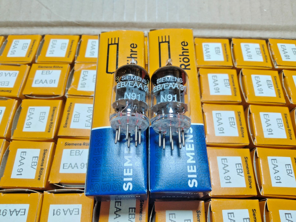 50 pcs NEW EAA91 Siemens Same Date in original boxes