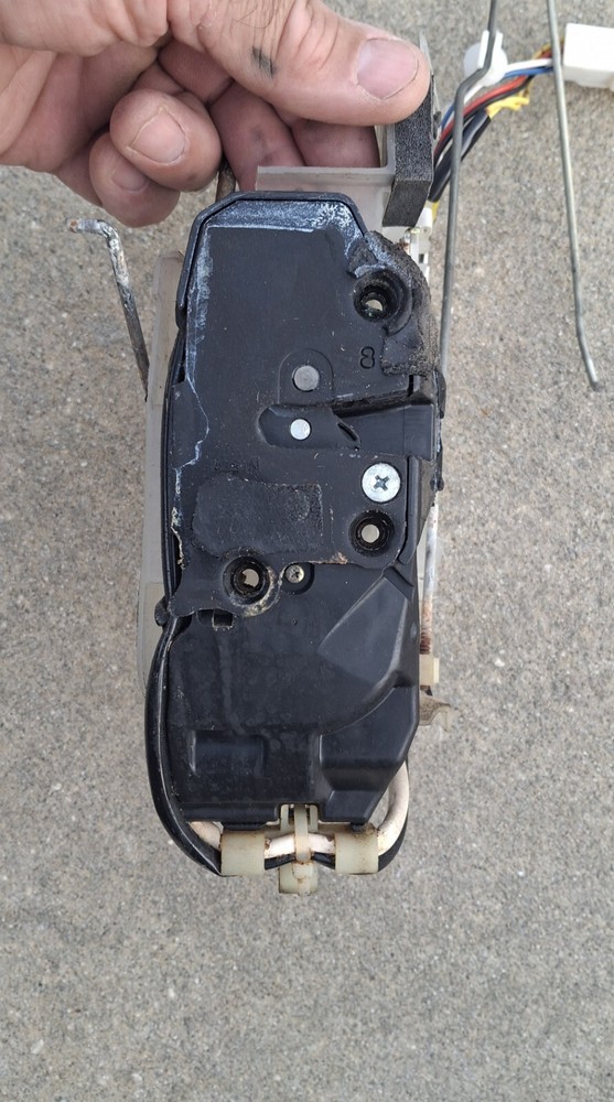 Lexus LS400 Driver's Door Lock Actuator