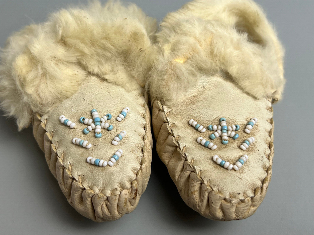 Vintage Leather and Beaded Baby Moccasins 4.5" Long