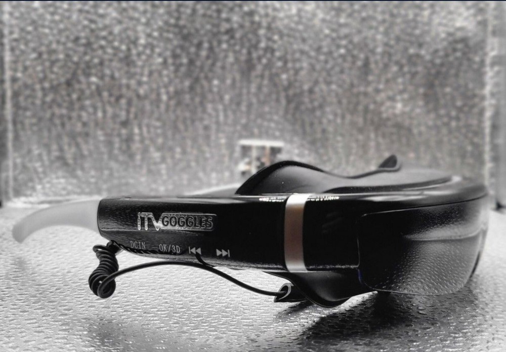 iTV Goggles (With Case) (VR Like Headset) MSRP $599