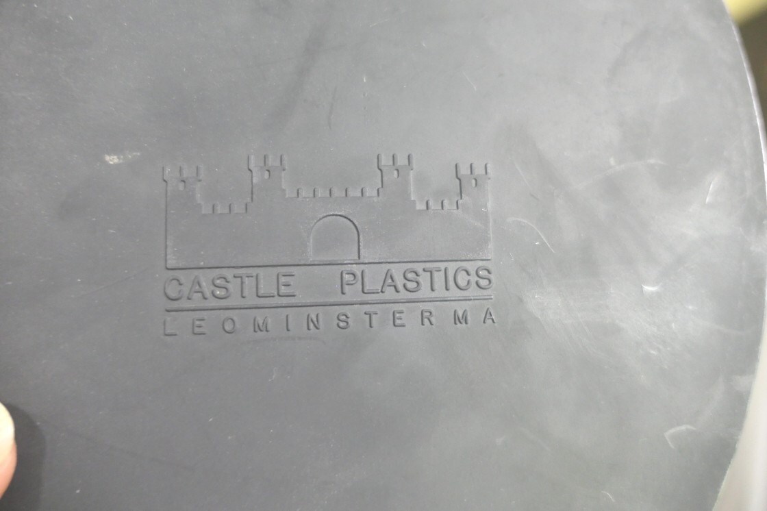 NEW Pair of Castle Plastics Size 4 Black Hard Rubber Horse Hoof Shoe Flat Pads