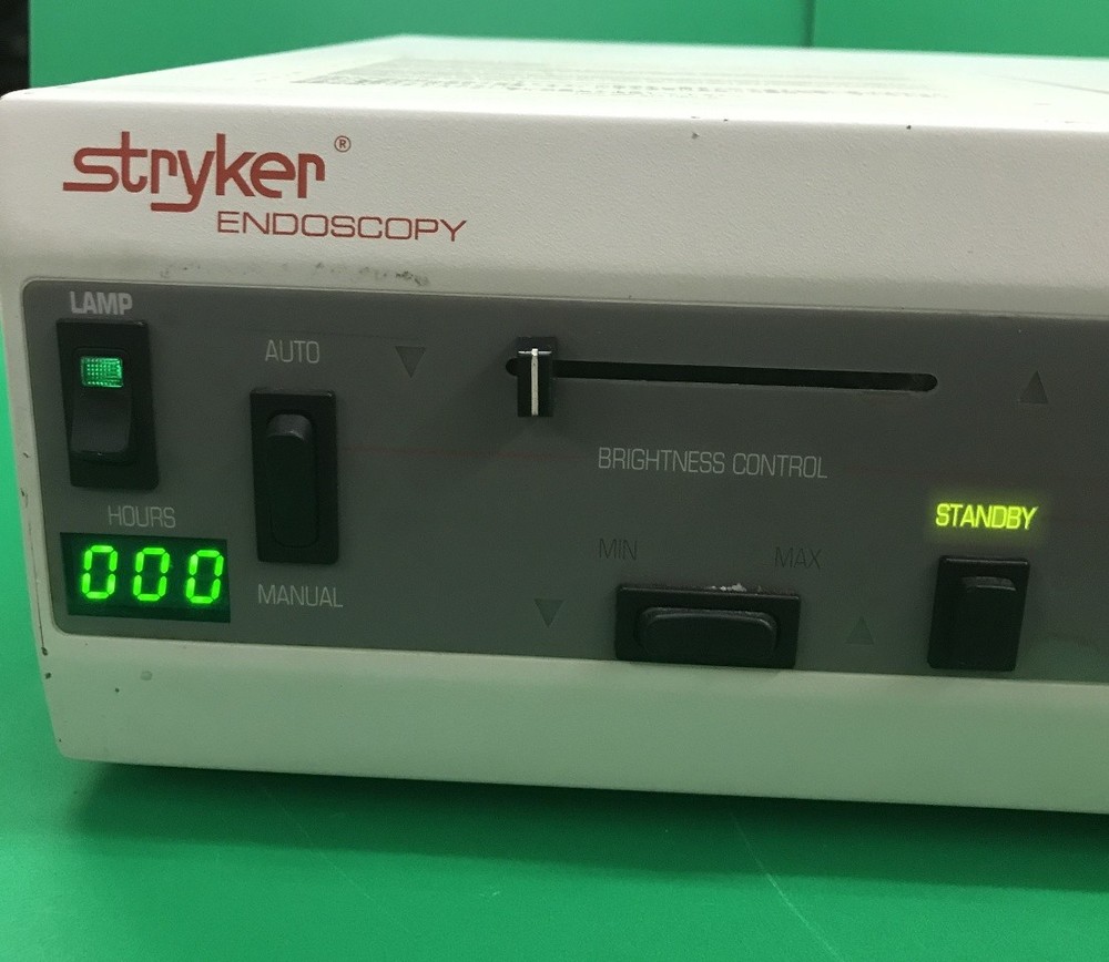Stryker Endoscopy Quantum 4000 Light Source, Model 220-170-000