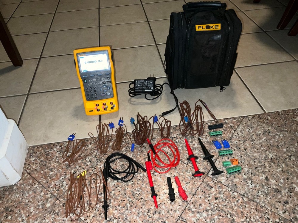 Fluke 753 Multifunction Documenting Process Calibrator