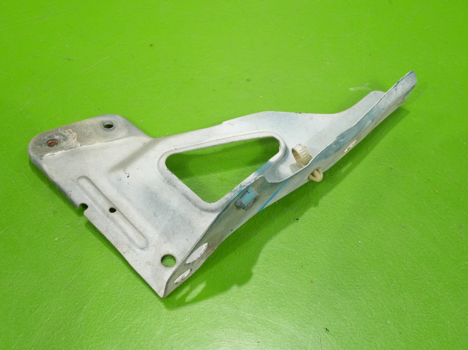 92-95 Civic hatch OEM passenger right fender bumper mount bracket support stay