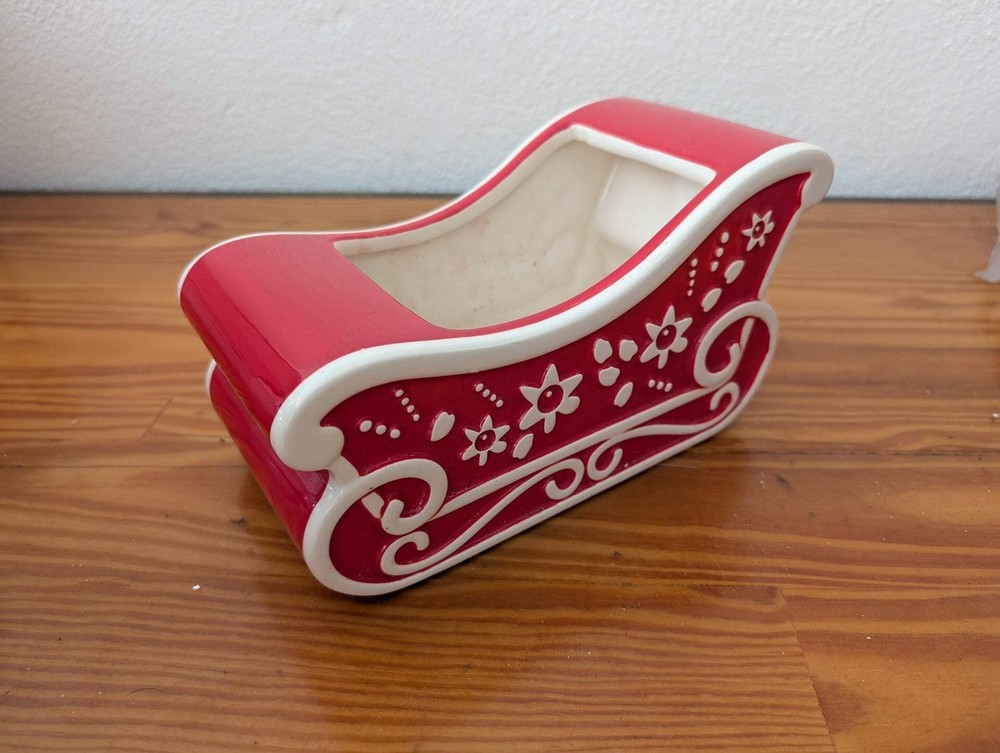 Ceramic Sleigh Candy Dish from Unknown - Holiday Decor (Ceramic Decor / Tablewar