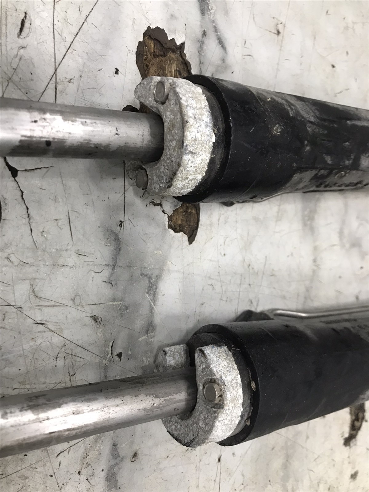 Mercury marine MerCruiser Alpha Bravo trim tilt lift hydraulic cylinders NO SALT