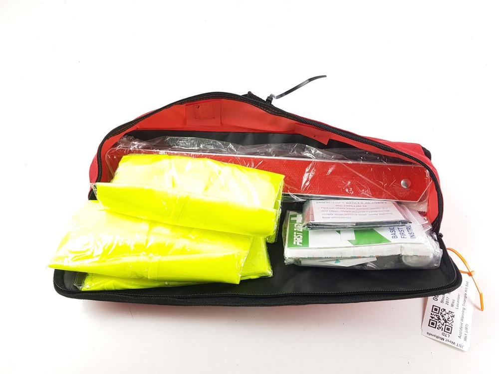 RENAULT CAPTUR ACCIDENT WARNING TRIANGLE KIT MK1 2013 - 2019