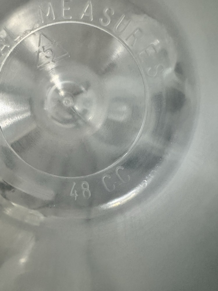 Plastic Measuring Scoops - 8 Total