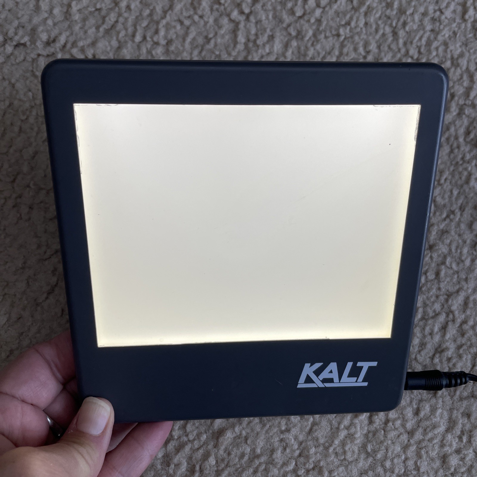 Kalt Light Panel Pad 5 x 4 Inch Screen Adapter Plug And Battery Powered