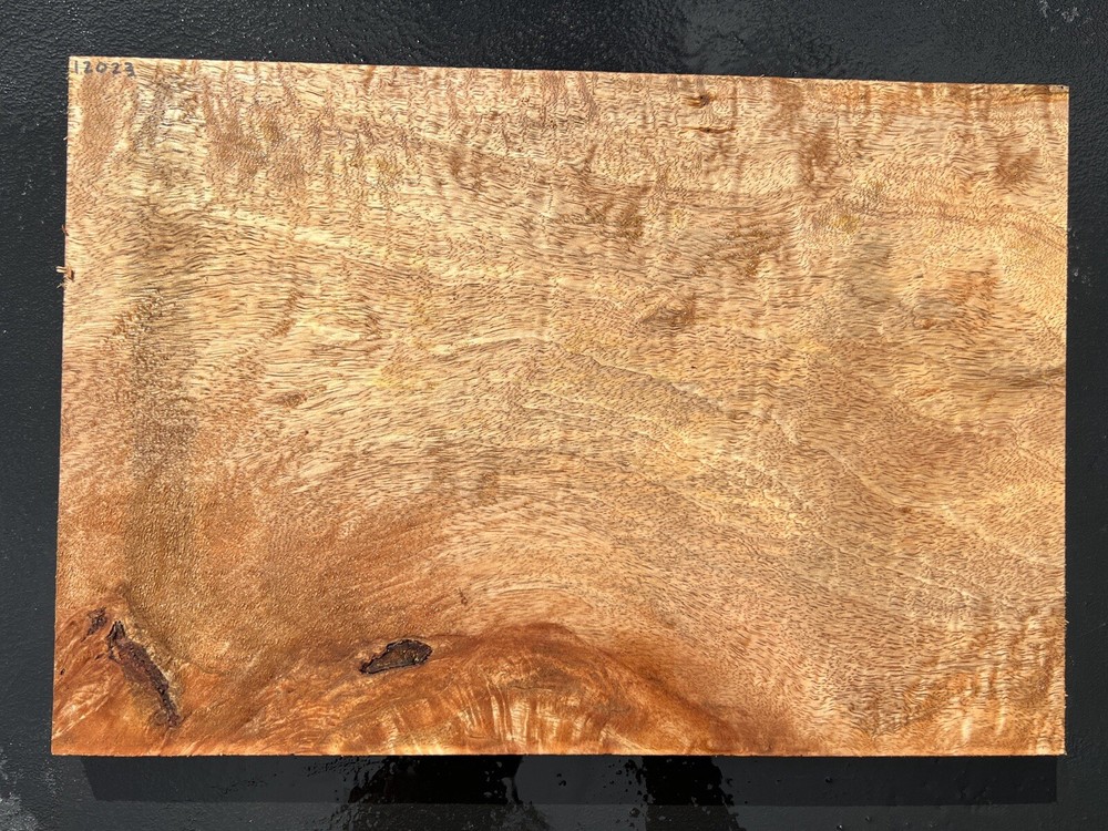 Hawaiian Curly Mango Board #12023