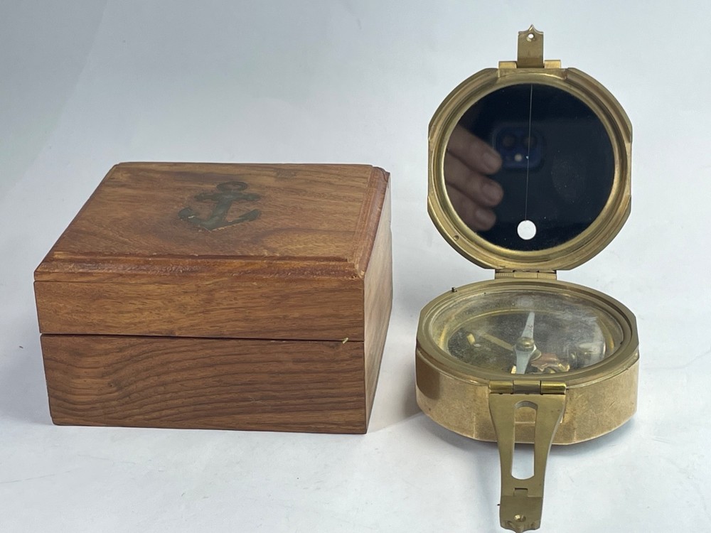 Solid brass nautical calculator (BROKEN). Wooden case