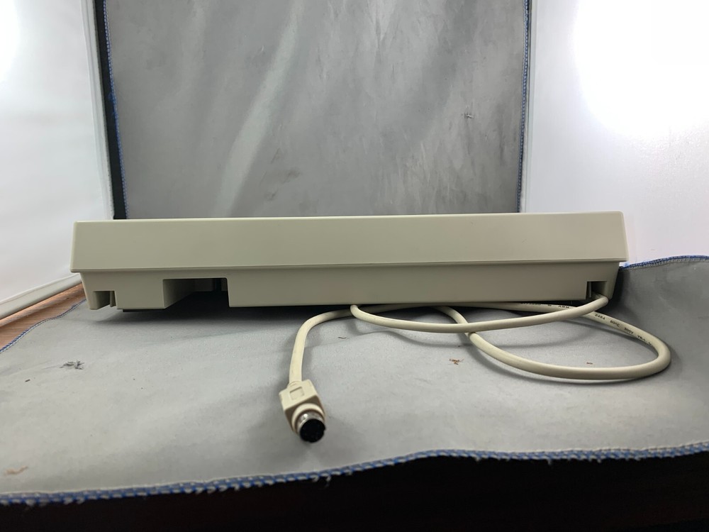 POSIFLEX KB3200 AT INTERFACE PROGRAMMABLE KEYBOARD WITH MAGNETIC STRIPE READER