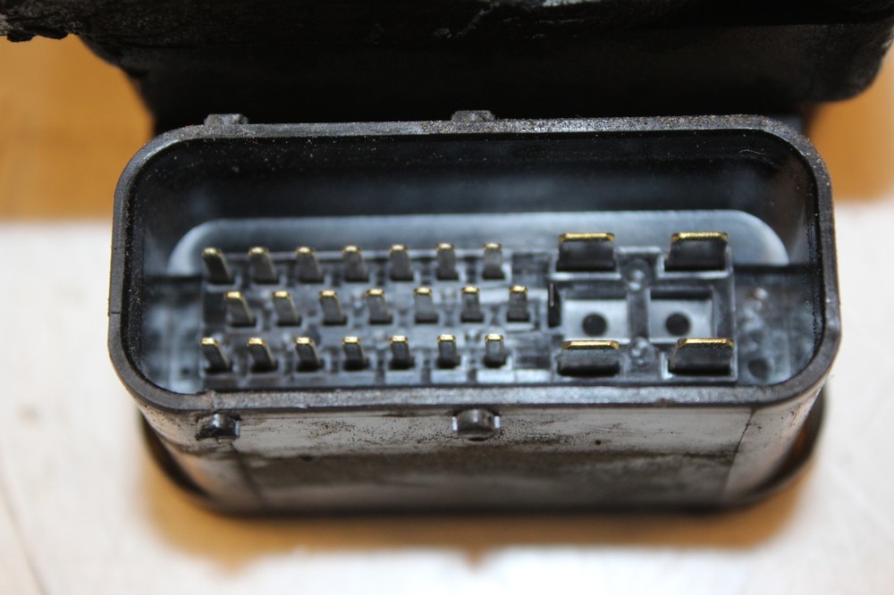 2015 VICTORY MAGNUM ABS PUMP UNIT MODULE 2205573
