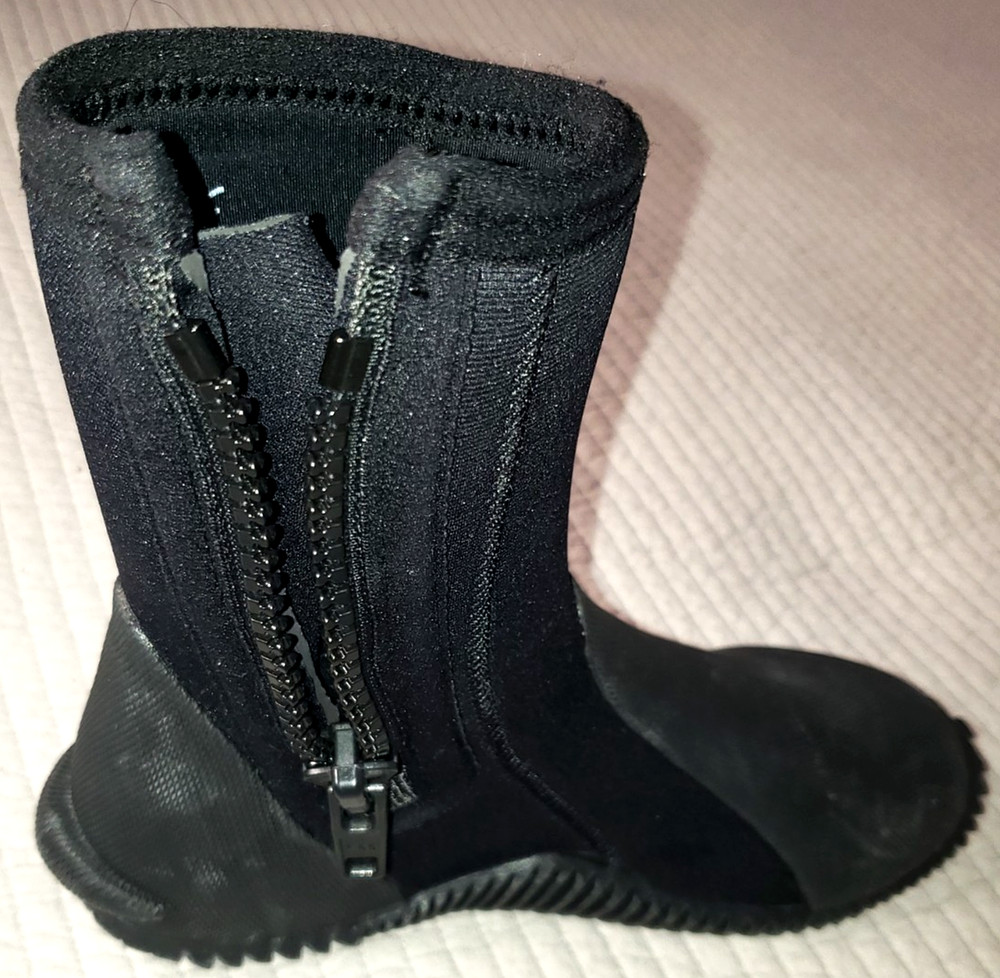 Typhoon Titanium Dive Boots Size Small (40/41) Black