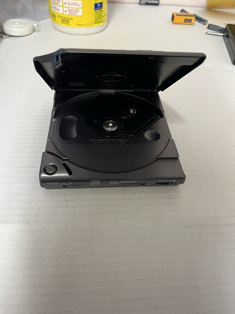 Sony Discman D-303 CD Player with Case, Accessories, Manual. Untested.