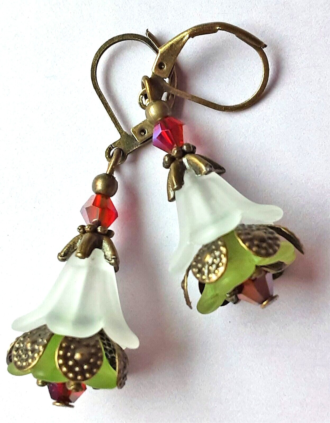 WHITE PERIDOT FLOWER faceted CRYSTAL earring BRONZE LEVER BACK XX