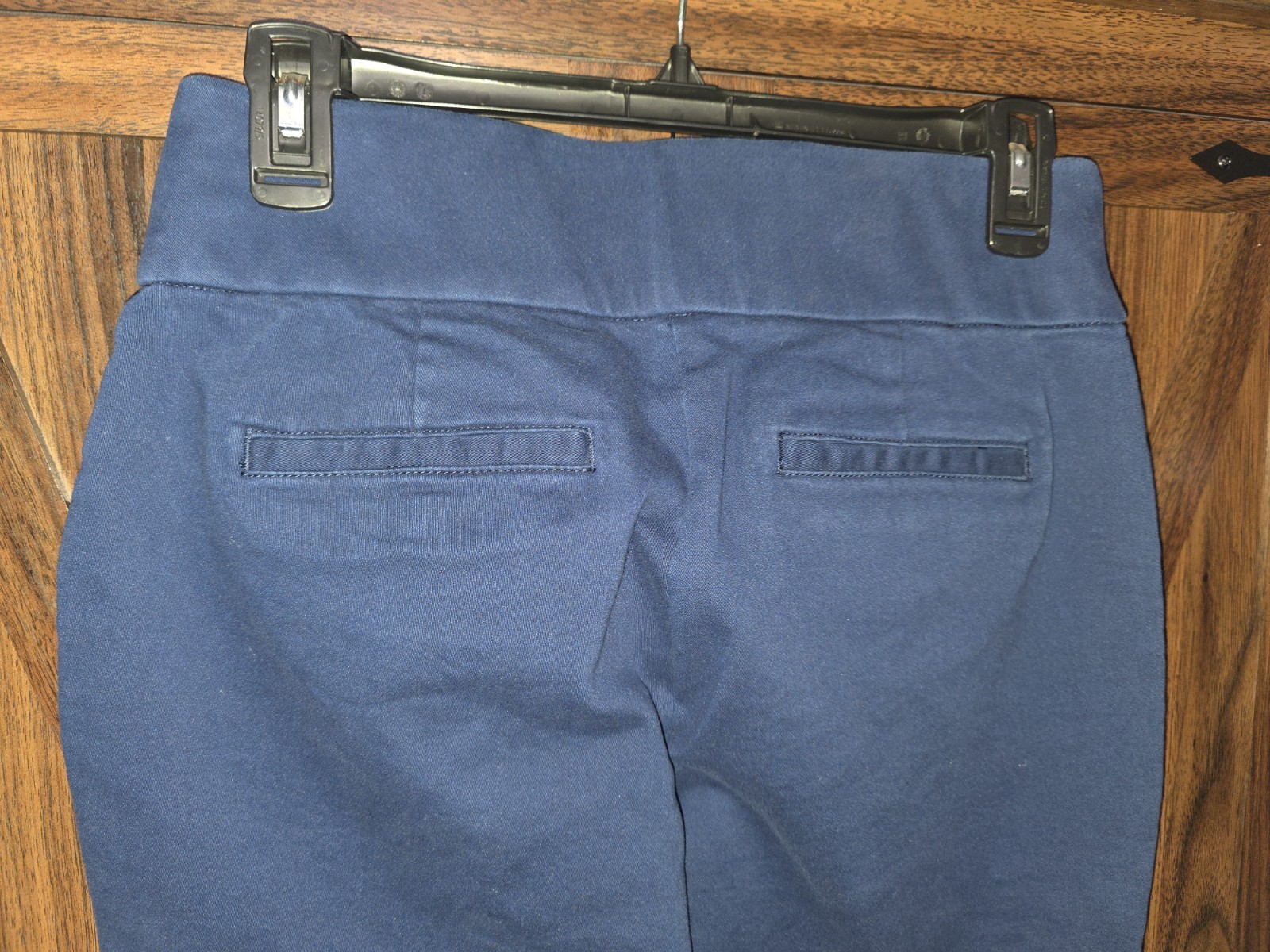 St. JOHN'S BAY Blue Capri Pants Size 4