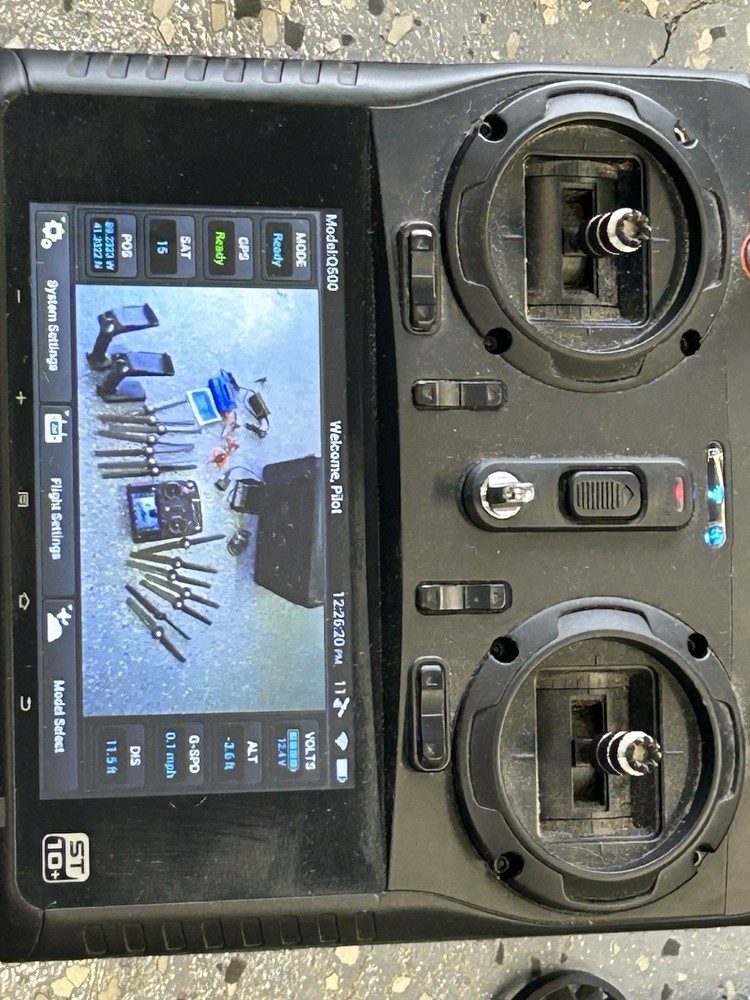 Yuneec Typhoon Q500 4K Quadcopter Drone Kit, Camera, LED Lights, Controller