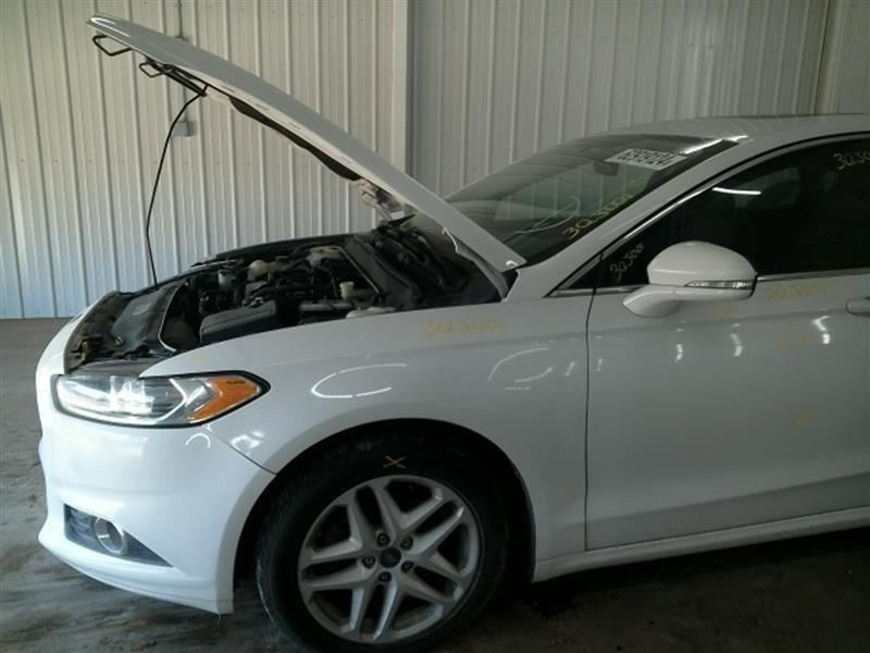 FUSION 2014 High Mounted Stop Light 104699486