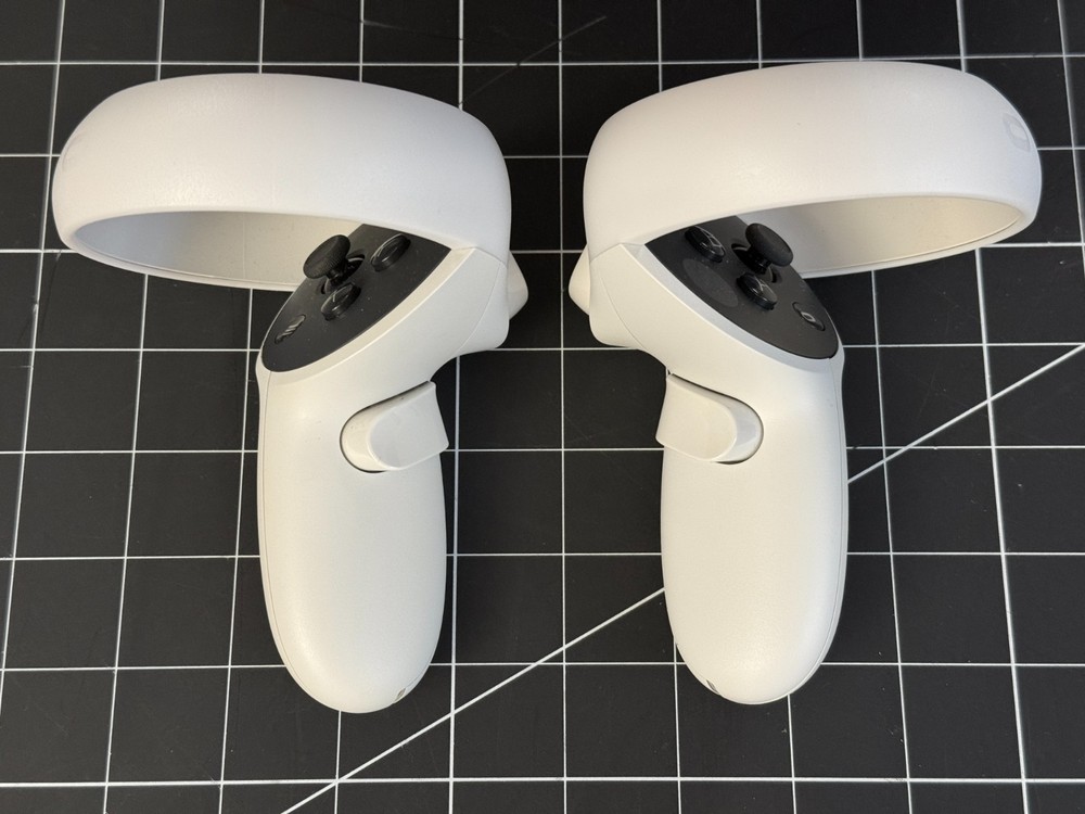 Genuine OEM Oculus Quest 2 Left + Right Controllers Excellent Working Condition