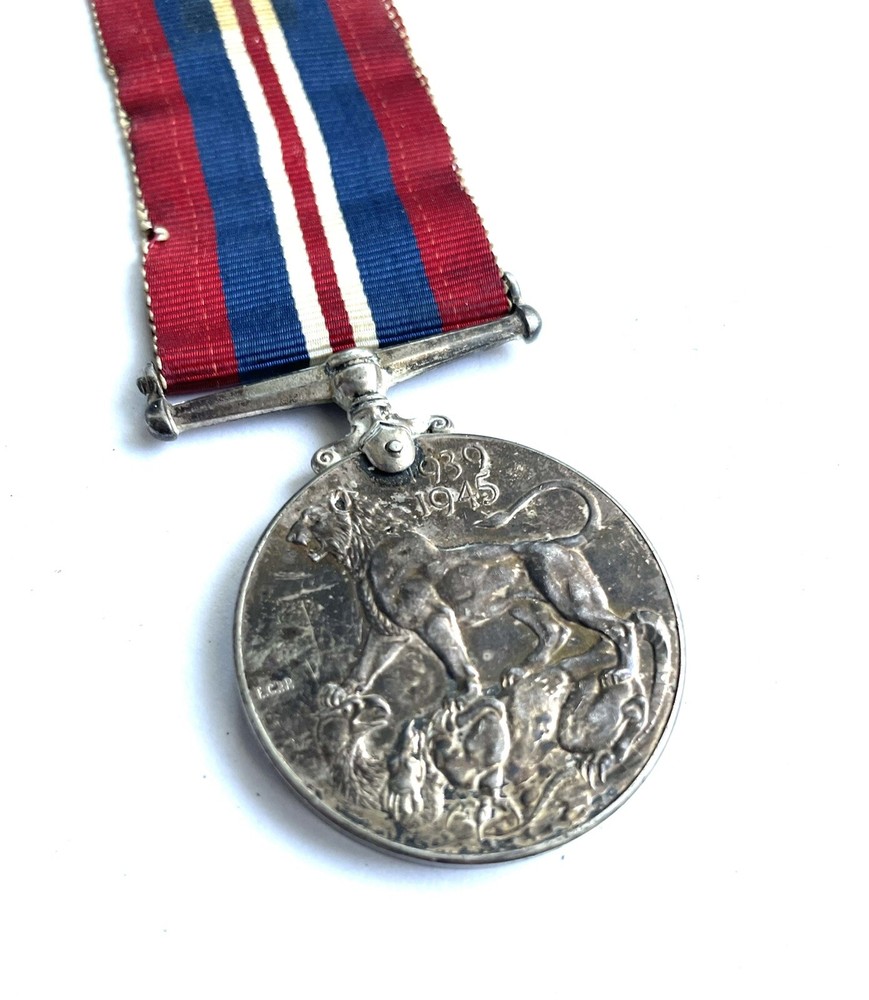 Authentic WW2 Canadian British War Medal Boxed SILVER