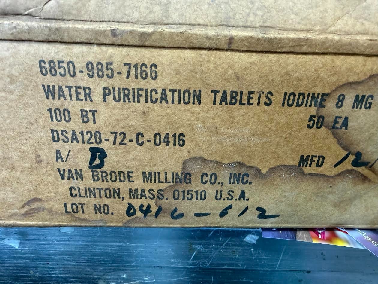 MILITARY ISSUE WATER PURIFICATION TABLETS - VIETNAM ERA - 2/71 - NOS -