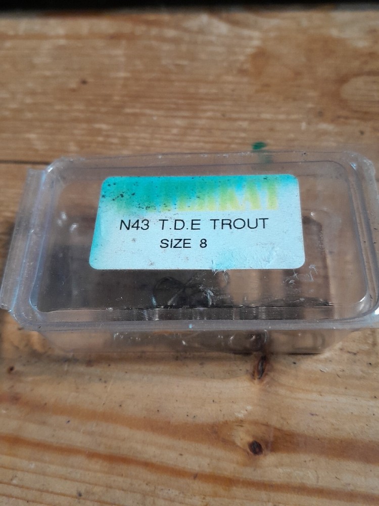 Trout Hooks Eyed Size 8