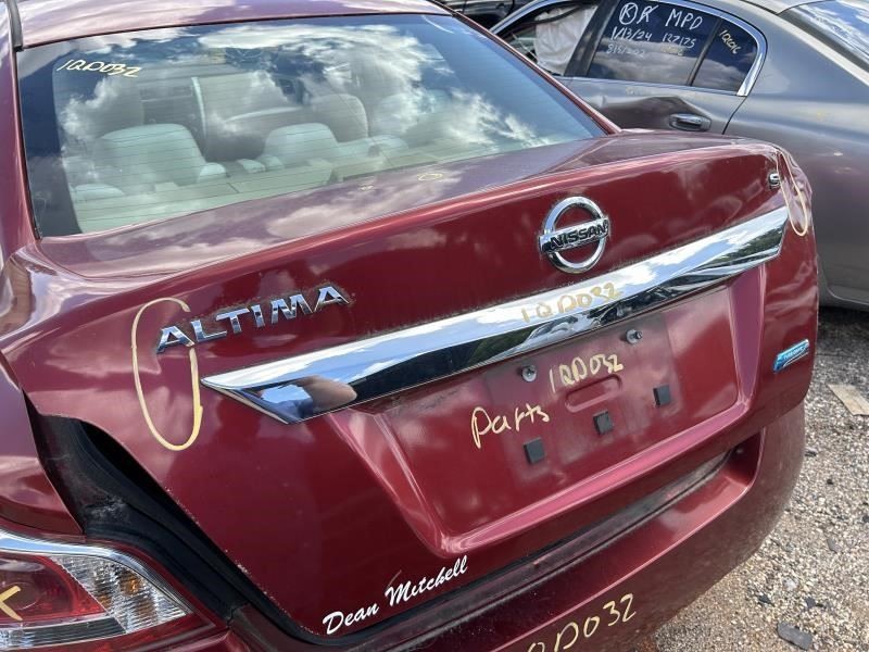 ALTIMA    2013 High Mounted Stop Light 104579924