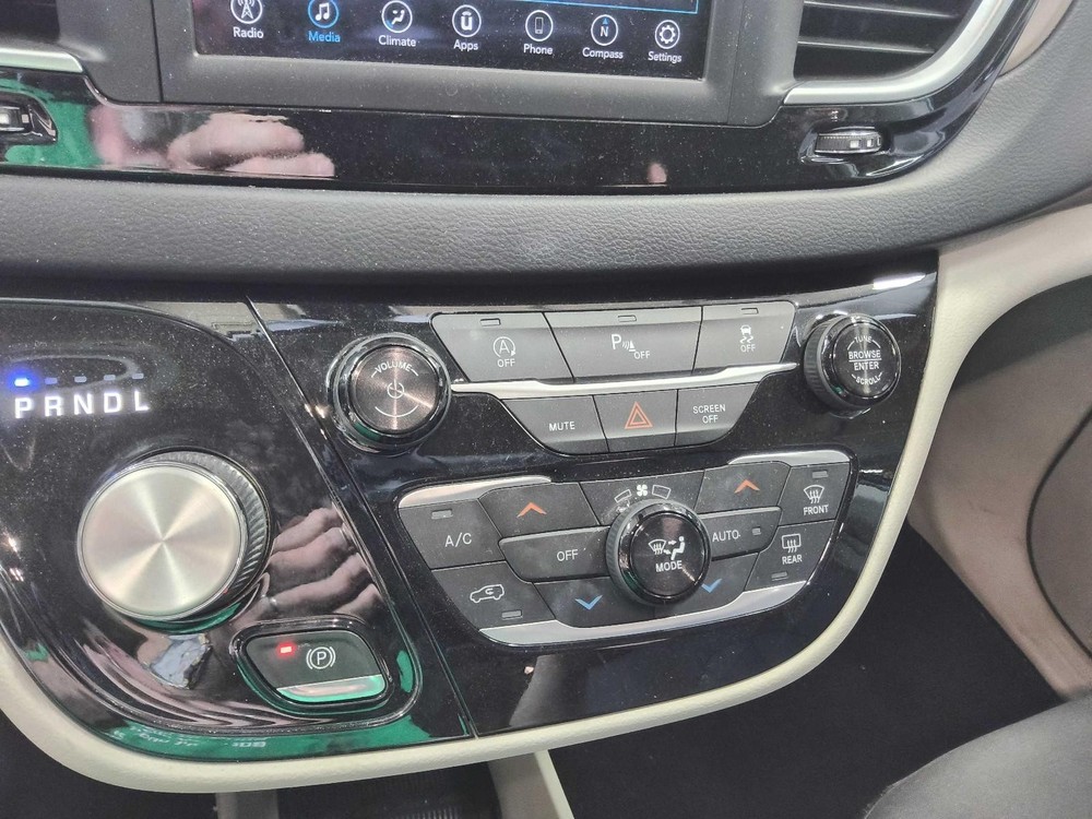 Used A/C Selector Switch fits: 2018 Chrysler Pacifica front 3 zone temperature c