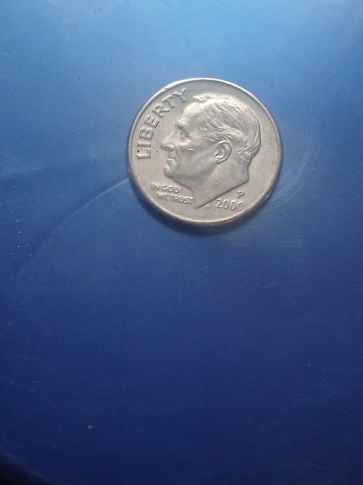 light strike on reverse 2000p Roosevelt dime