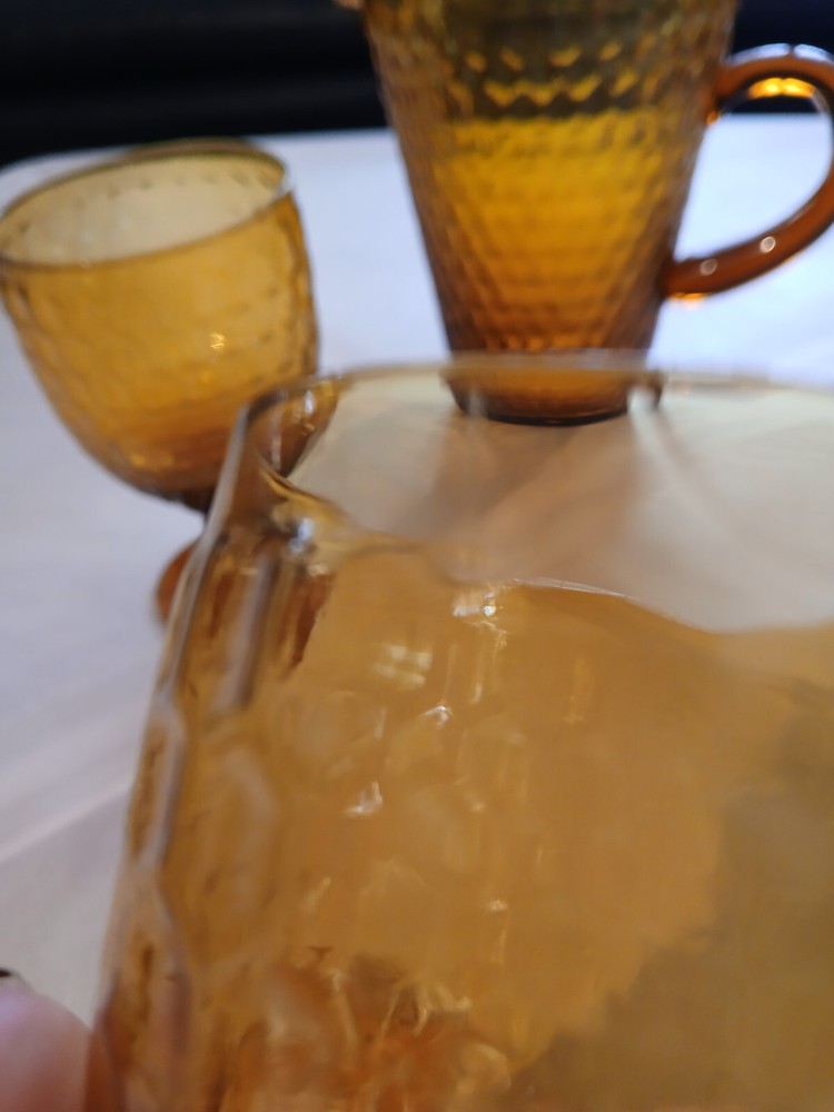 VTG lass Ware Applied Handle Pitcher 2 Goblets Honey Gold w/ Honey Comb Pattern