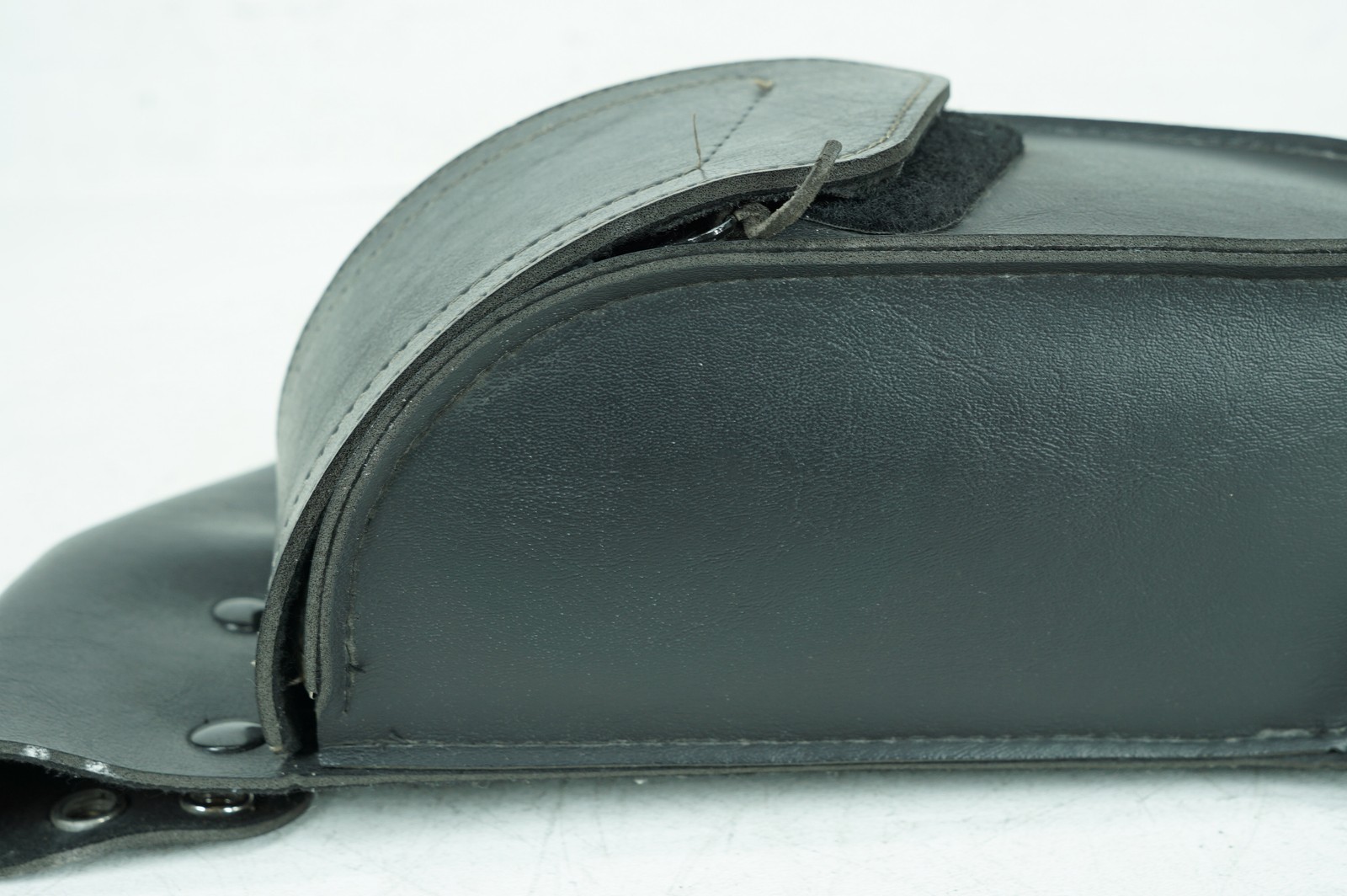 01 Harley Touring Electra Glide Ultra OEM Onboard Tool Bag Leather Storage Torn