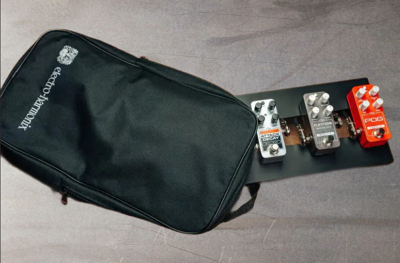 EHX ELECTRO-HARMONIX PICOBOARD MINI PEDALBOARD WITH CASE + FREE PATCH CABLE